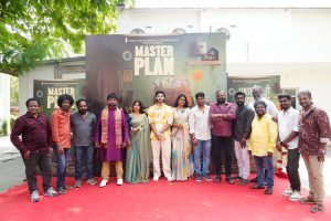 உத்ரா புரொடக்ஷன்ஸ் & டிஜே இன்டர்நேஷனல் தயாரிப்பில், செ. ஹரி உத்ரா இயக்கும் ‘மாஸ்டர் பிளான்’ பட பூஜை இன்று கோலகலமாக நடைபெற்றது!!